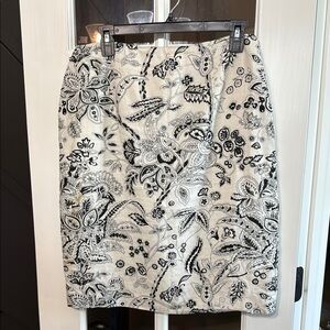 SILK CLUB 100% Linen Ivory & Black Print Pencil Mini Size 10